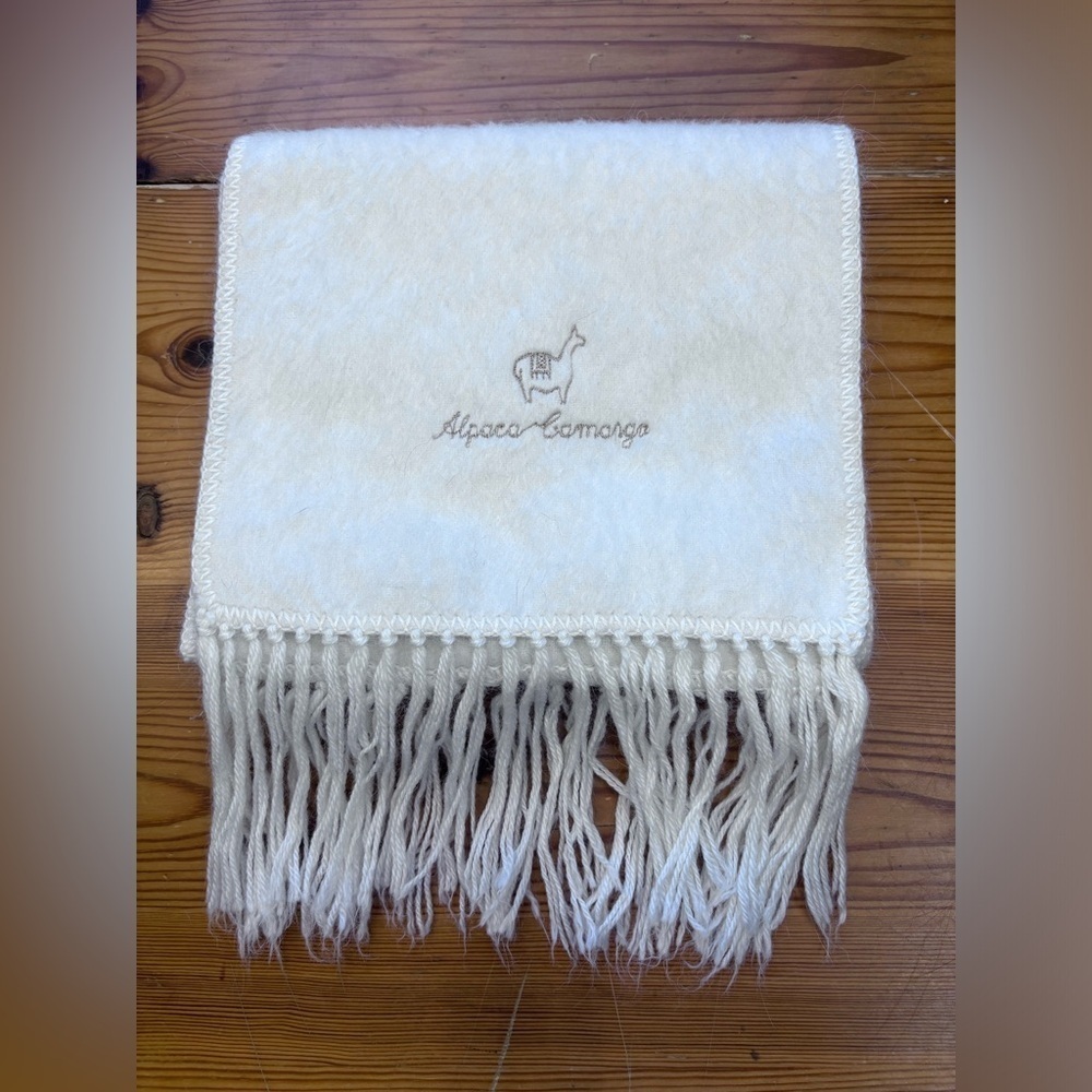 Alpaca off white scarf